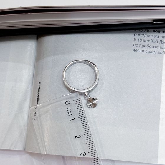 Срібна каблучка з фіанітами