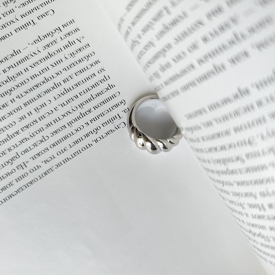 Срібна каблучка без каменів