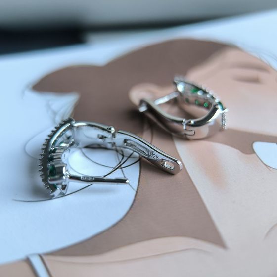 Срібні сережки зі смарагдом nano 1.152ct