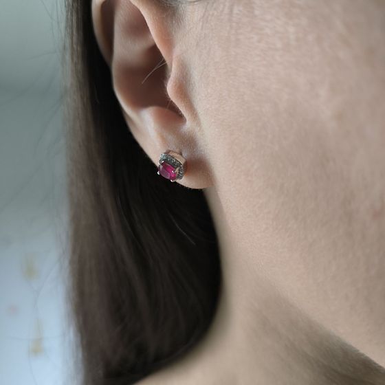 Срібні сережки з рубіном 1.655ct, фіанітами