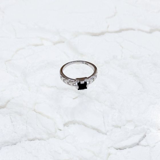 Срібна каблучка з сапфіром 0.75ct