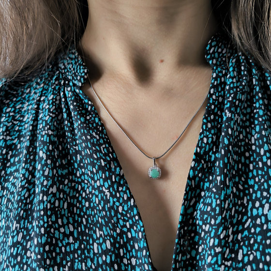 Срібна підвіска із смарагдом 0,666 карата