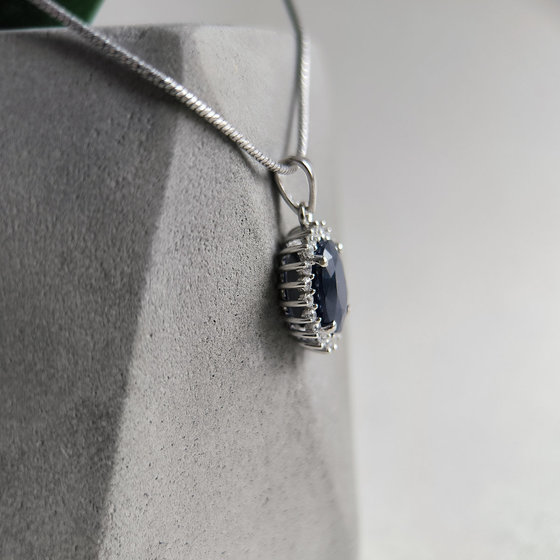 Серебряная подвеска с сапфиром 3.599ct, фианитами
