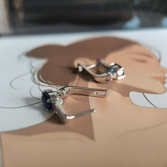 Серебряные серьги с сапфиром nano 1.41ct, фианитами