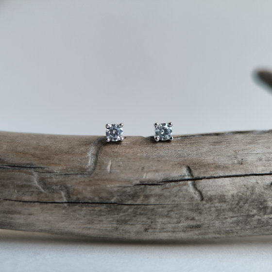 Silver earrings with Phianites