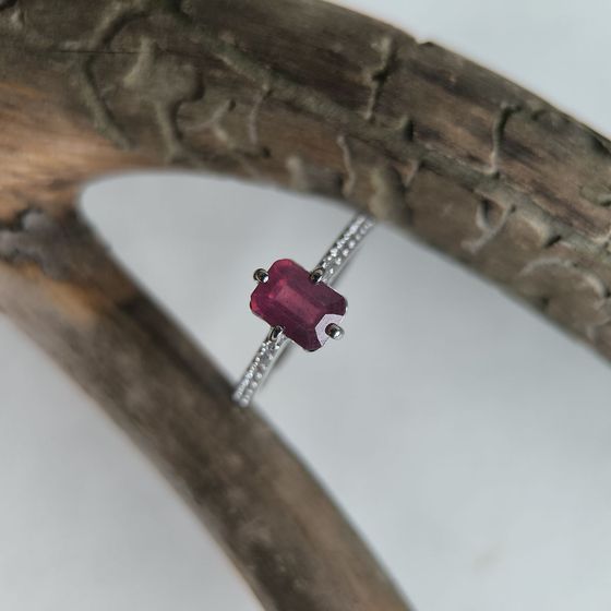 Срібна каблучка з рубіном 1.548ct