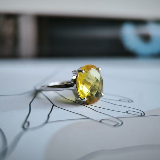 Серебряное кольцо с цитрином nano