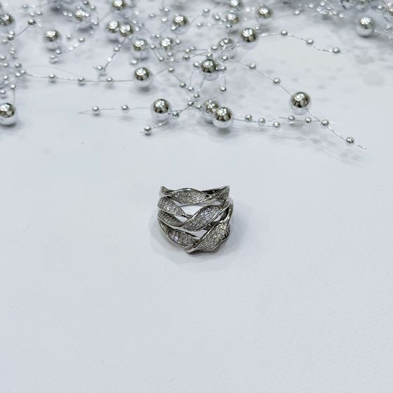 Срібна каблучка з фіанітами, емаллю