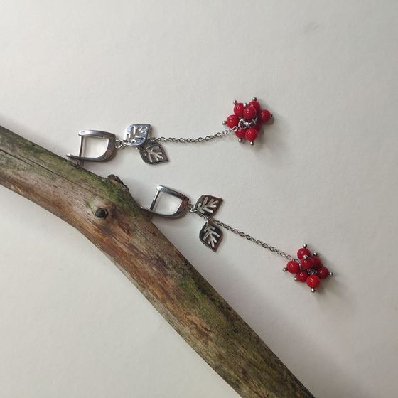 Срібні сережки з коралом