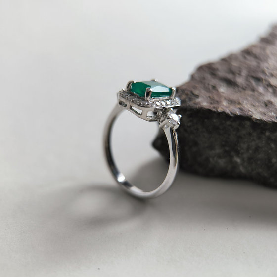Срібна каблучка з агатом 1.568ct, фіанітами