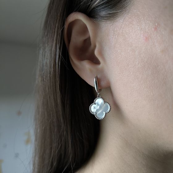 Silver earrings with mother-of-pearl