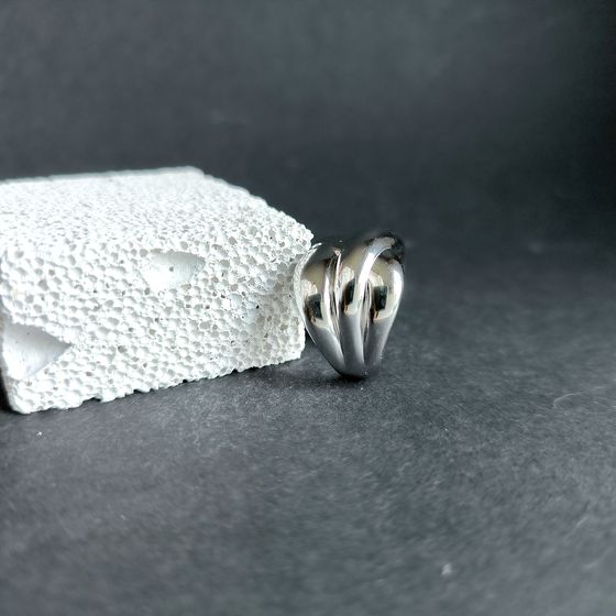 Срібна каблучка без каменів