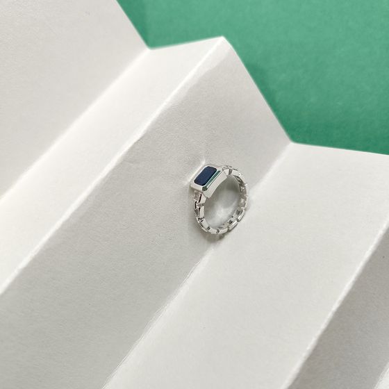 Срібна каблучка з сапфіром 1,833 карата