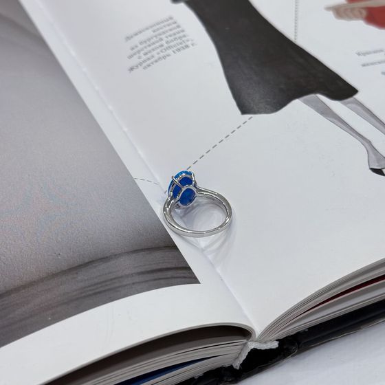 Silver ring with a 2.181-carat opal