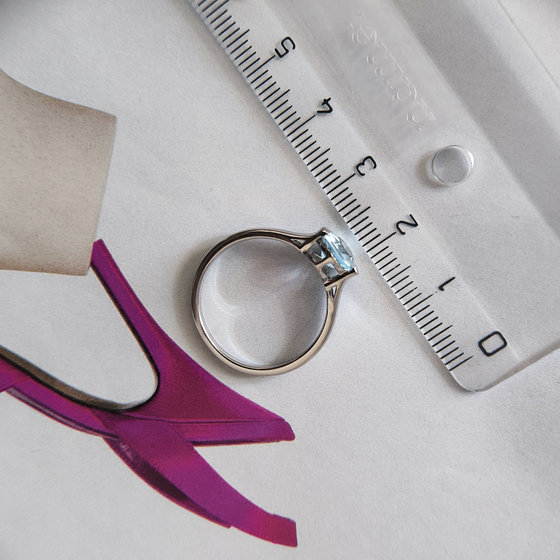 Срібне кільце з топазом 1,442 карата