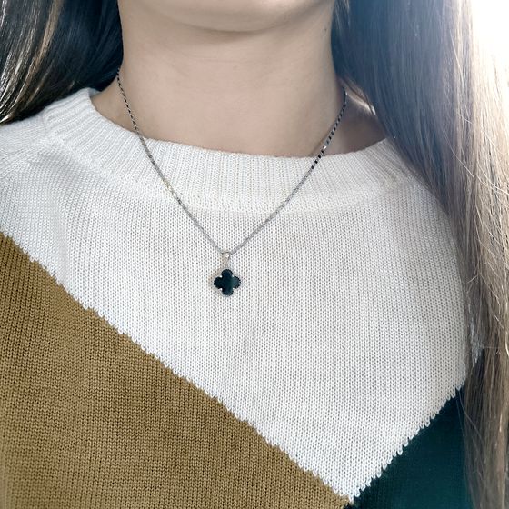 Срібна підвіска з оніксом