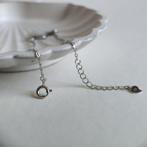 Silver bracelet with mother-of-pearl, phyanites