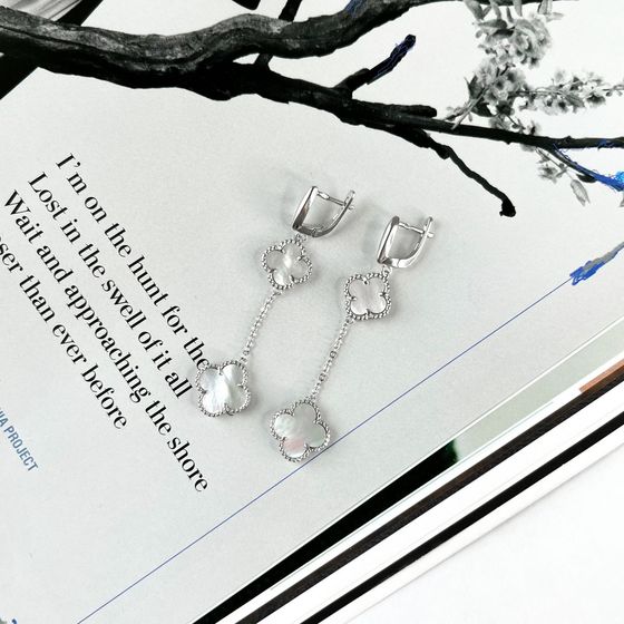 Silver earrings with mother-of-pearl