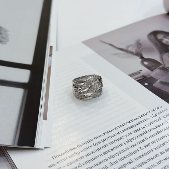 Silver ring with phianites, semallu
