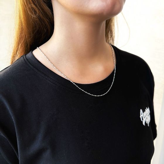 Silver chain without stones