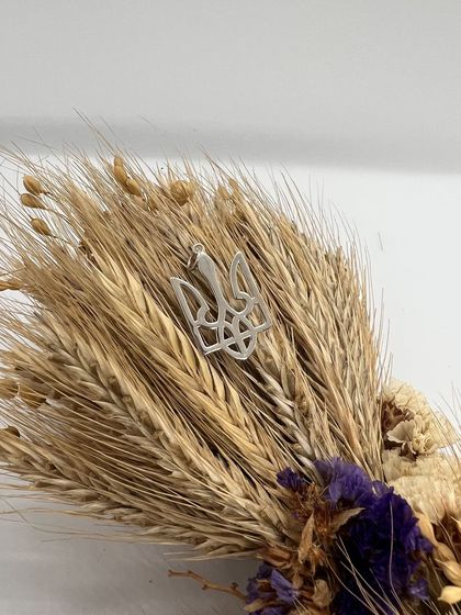 Silver pendant without stones