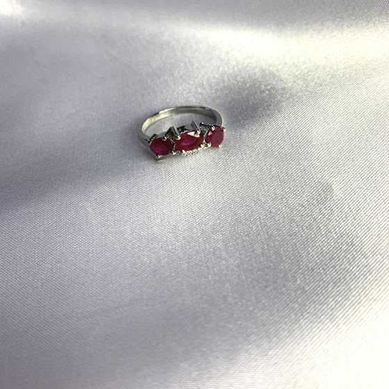 Срібна каблучка з рубіном 2.071ct