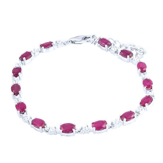 Silver bracelet with a 9.017-carat ruby