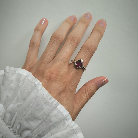 Silver ring with a 1.513-carat ruby and cubic zirconia