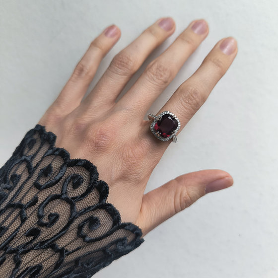 Silver ring with garnet nano 4.798ct