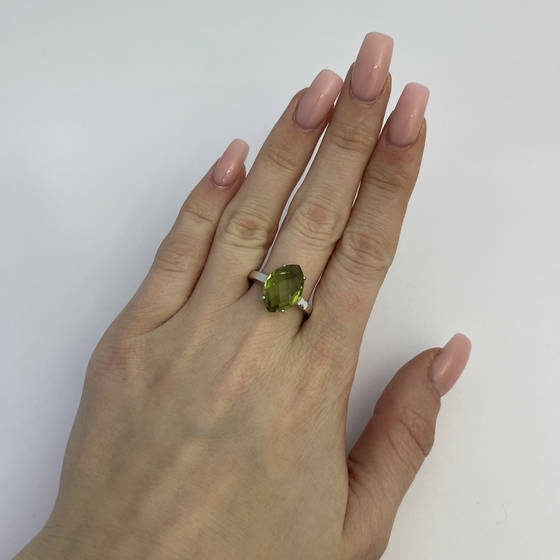 Серебряное кольцо с султанитом 5.275ct