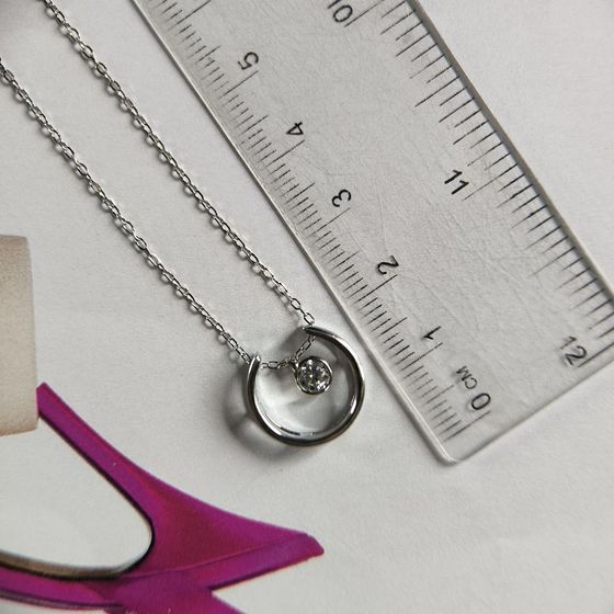 Silver necklace with phianites