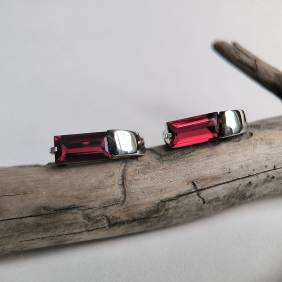 Silver earrings with garnet nano 4.351ct