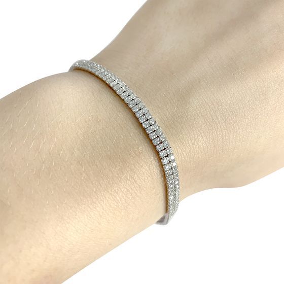 Silver bracelet with phianites