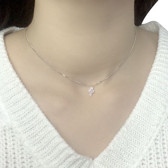 Silver necklace without stones