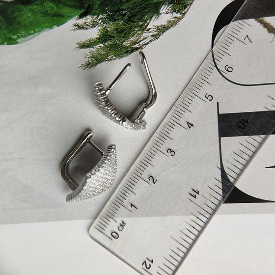 Срібні сережки з фіанітами