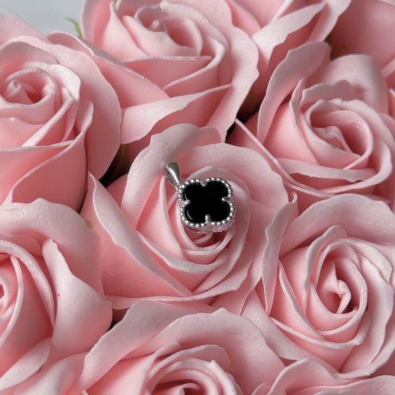 Срібна підвіска з оніксом