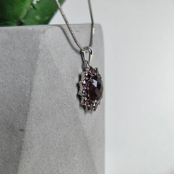 Серебряная подвеска с гранатом nano 4.007ct