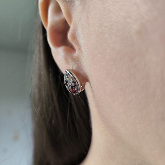 Срібні сережки з гранатом 1.808ct