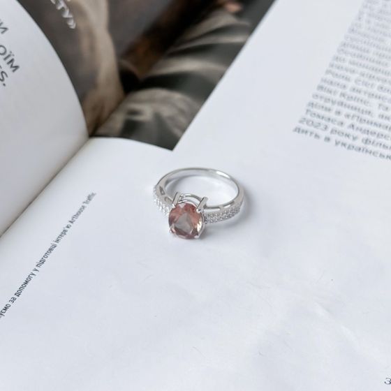 Silver ring with a 2.795-carat sultanite