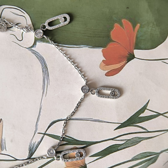 Silver necklace with cubic zirconia