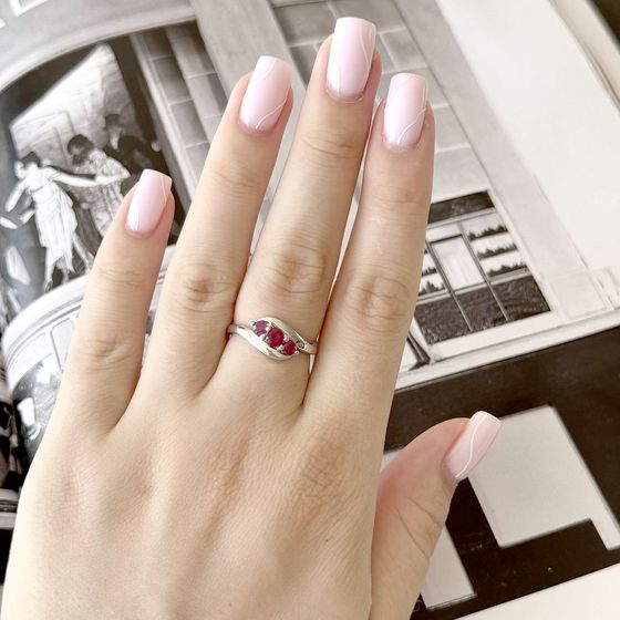 Silver ring with ruby 0.767ct