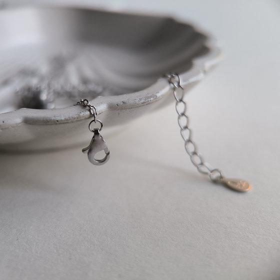 Silver necklace with cubic zirconia