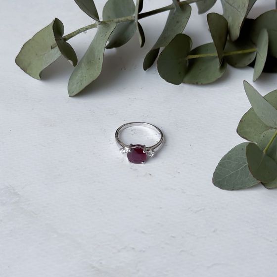 Silver ring with a 2.963ct ruby and cubic zirconia