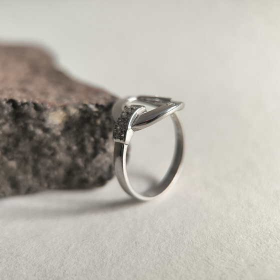 Срібна каблучка з фіанітами 0.26ct