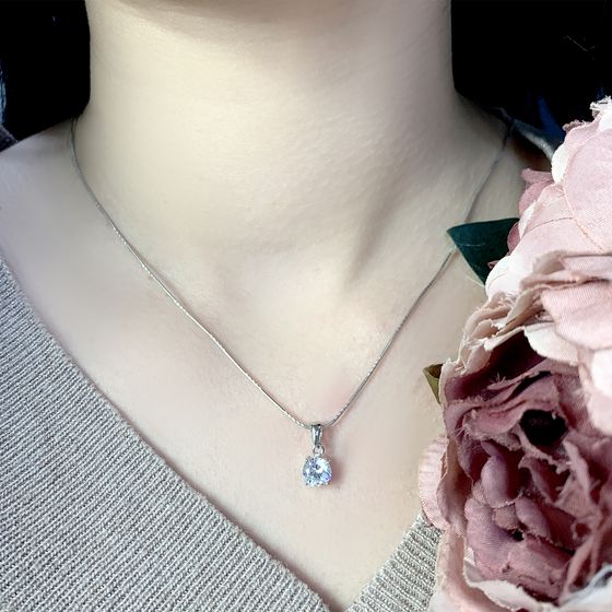 Срібна підвіска з фіанітами