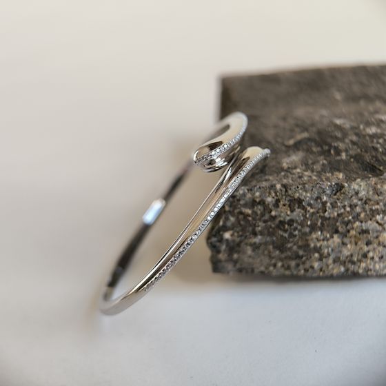 Silver bracelet with phianites