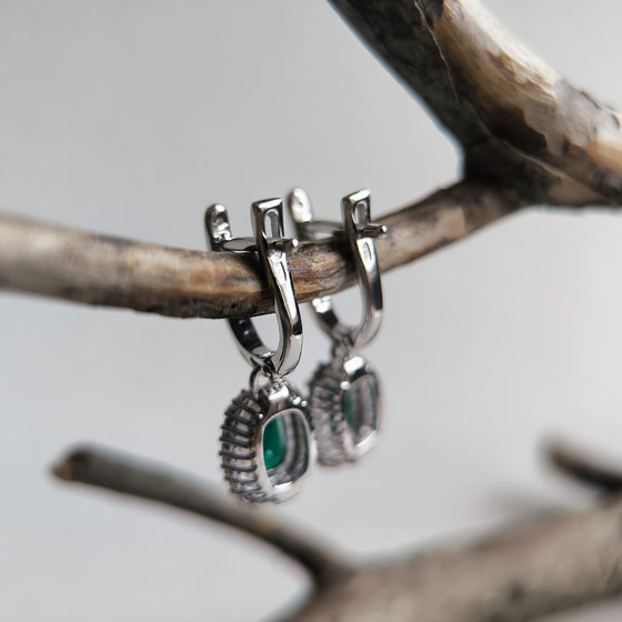 Silver earrings with agate 3.132ct, cubic zirconia