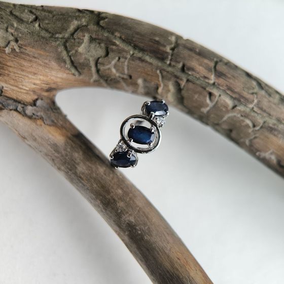 Срібна каблучка із сапфіром 1.775ct