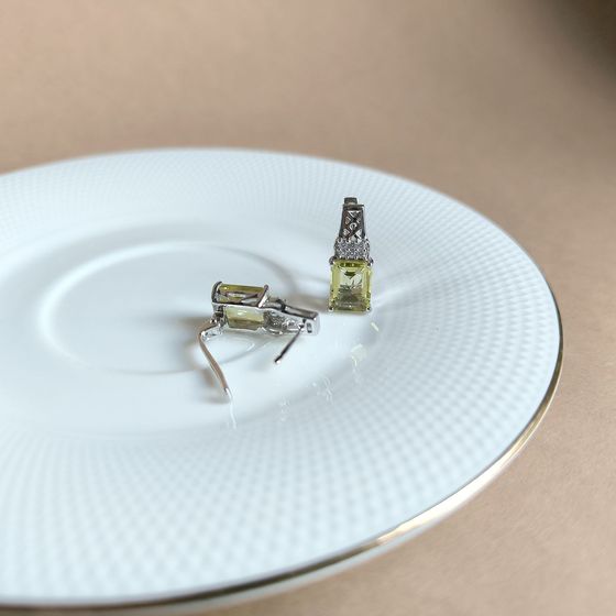 Срібні сережки із зеленим кварцом, фіанітами