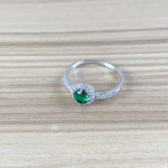 Серебряное кольцо с изумрудом nano 0.8ct